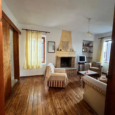 Village House Дом отдыха Petalou