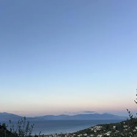 Village House * Petalou